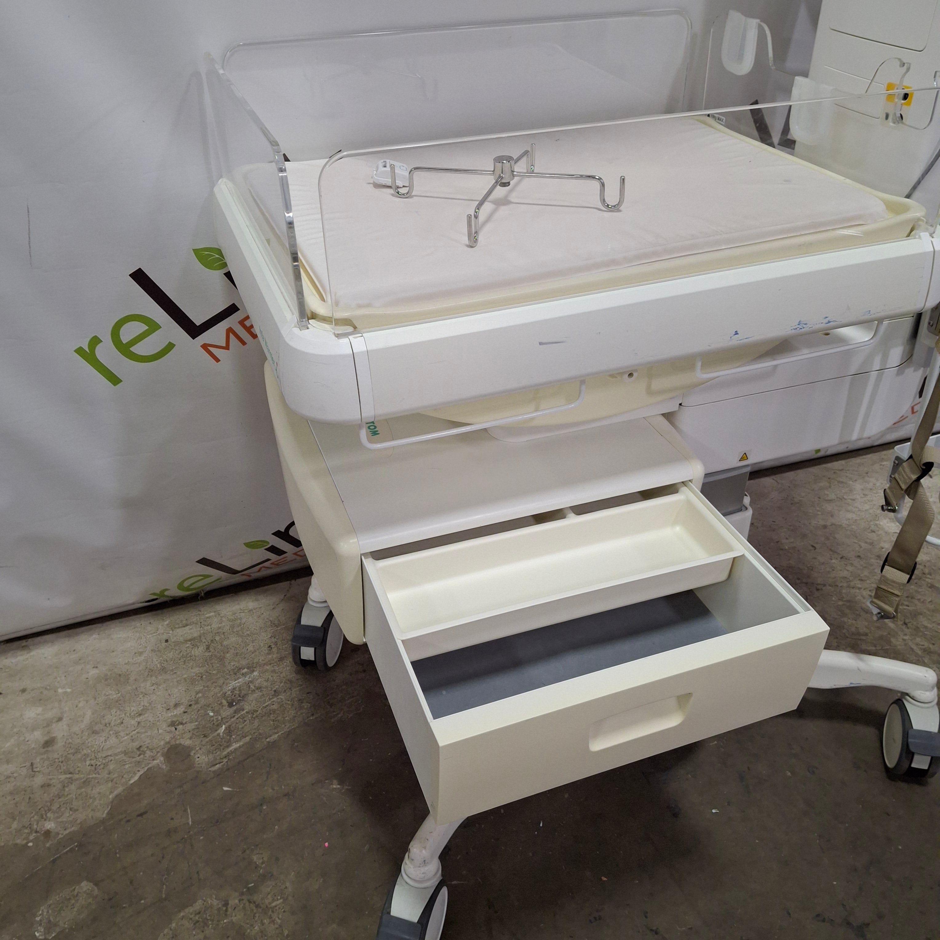 Atom Medical USA 103 Infant Warmer