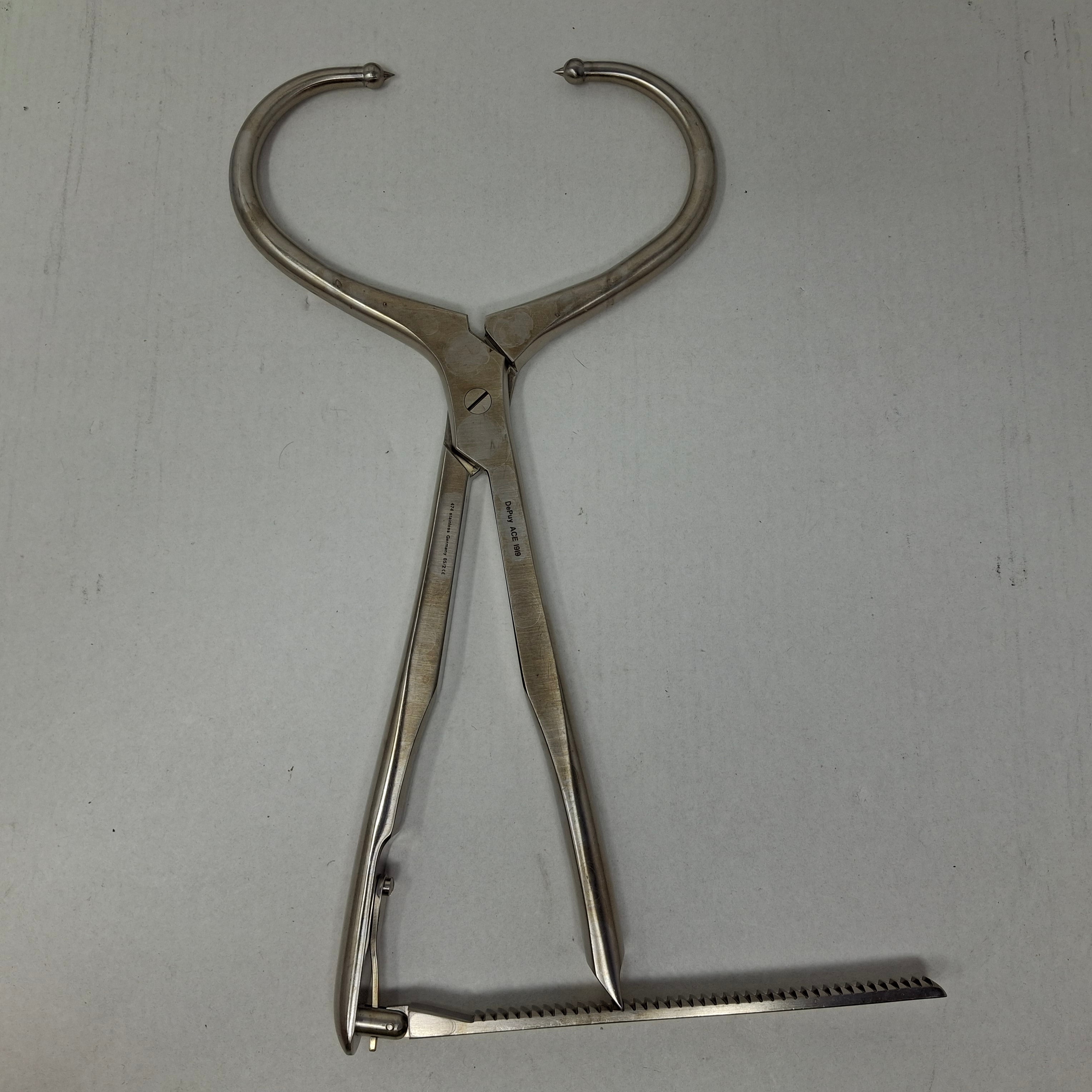 DePuy Polyax Screws Set