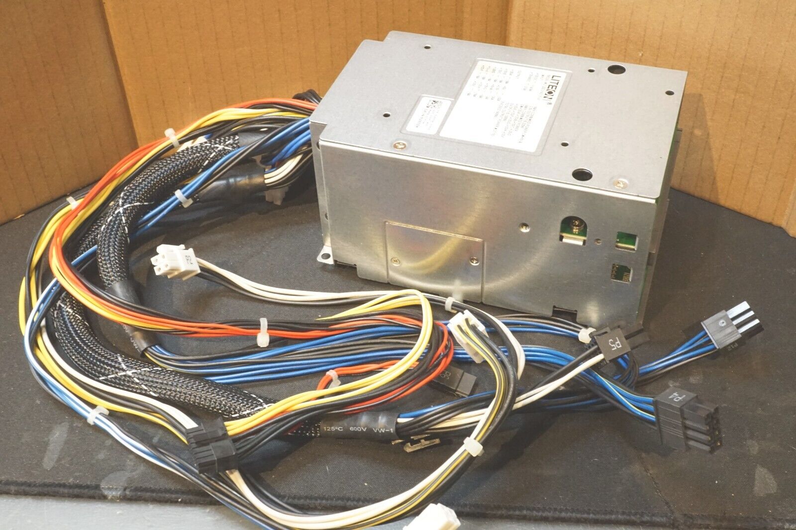 020T0X Precision R7610 Power Distribution Unit