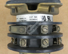 Carregar imagem no visualizador da galeria, 952405C By General Electric Voltmeter Switch
