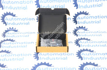 Carregar imagem no visualizador da galeria, AT3-004 By Keyence Proximity Sensor AT3 Series New Surplus Factory Package
