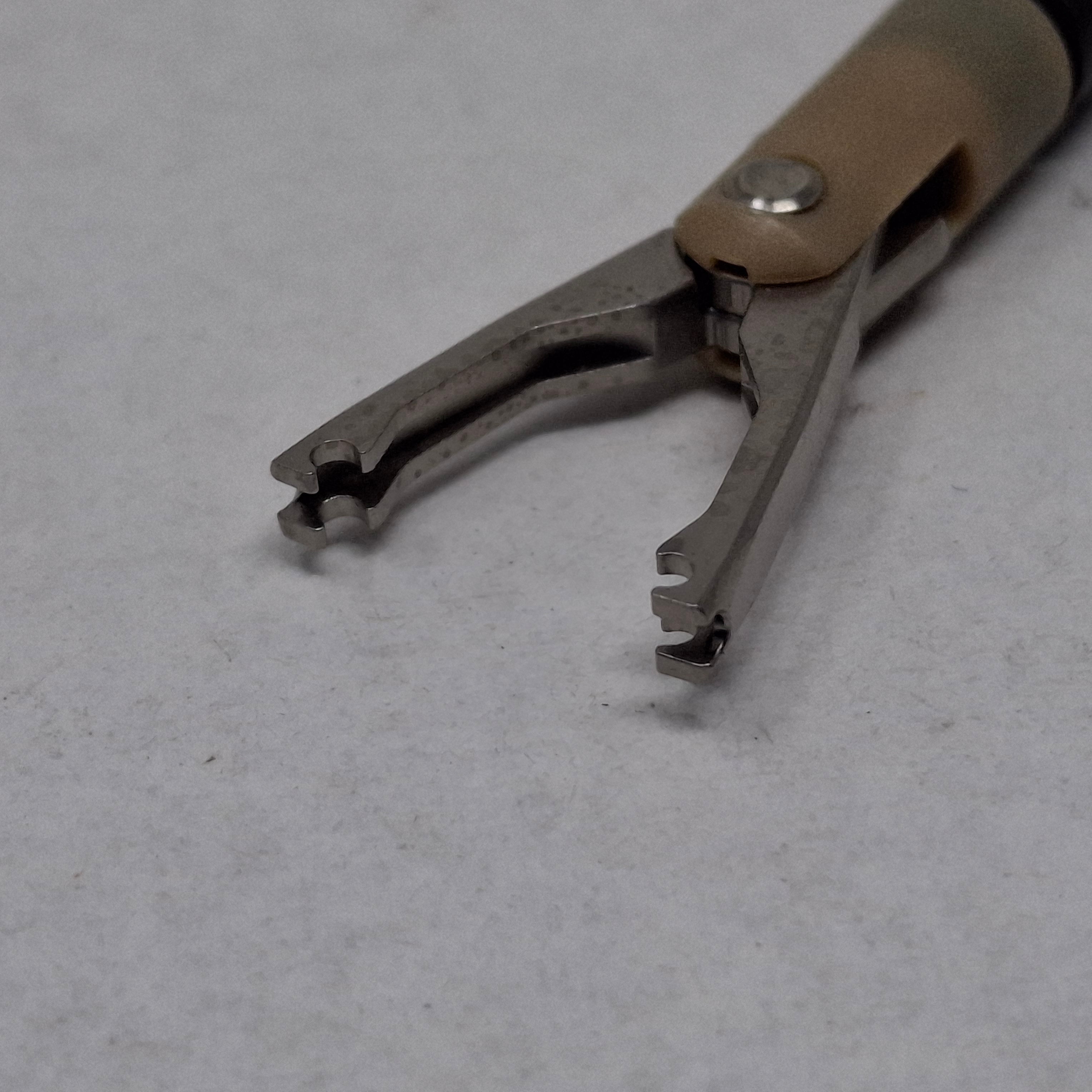 Intuitive Surgical 428053 5mm Da Vinci Si Medium-Large Clip Applier